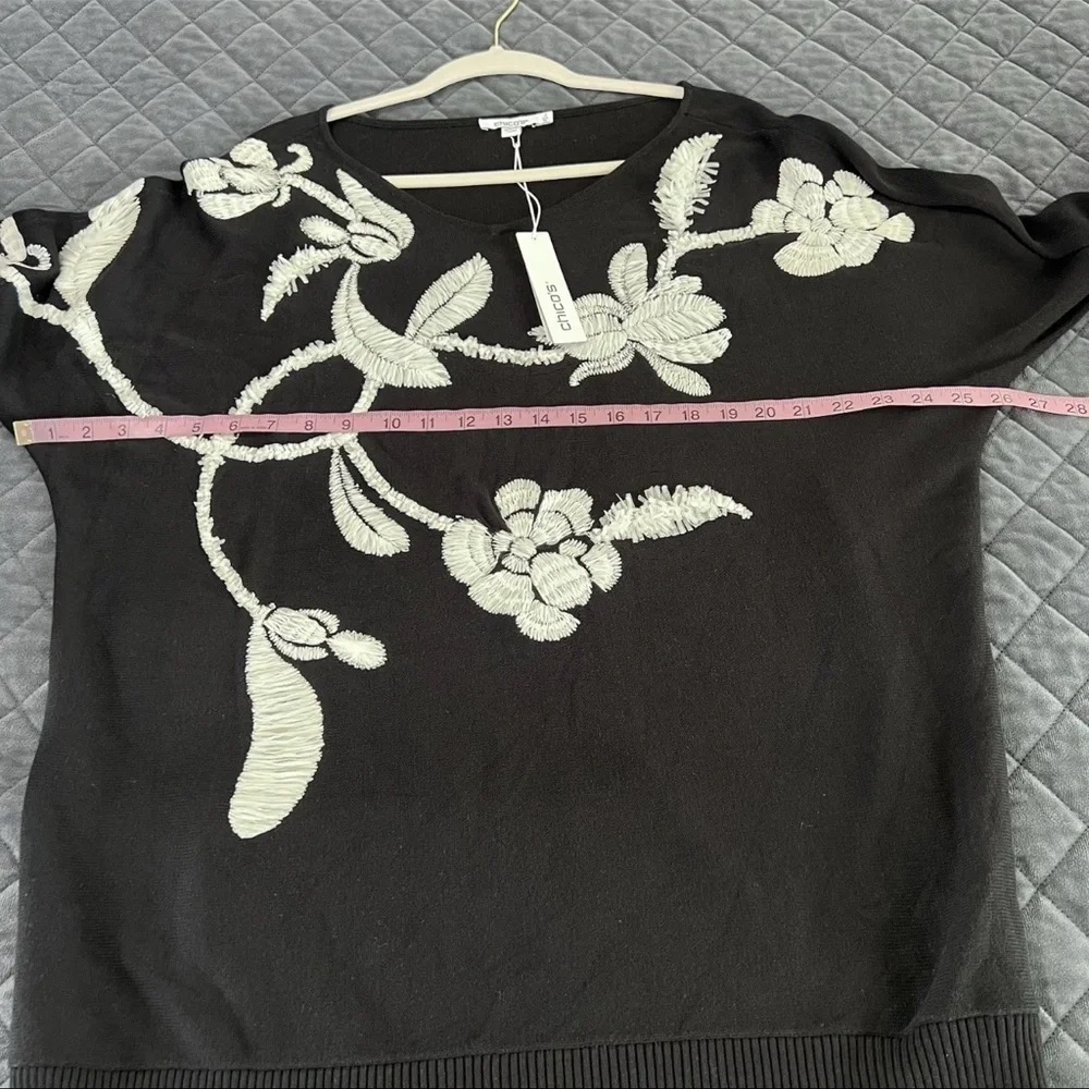 Chico's Sweater Womens XL 16 3 Dolman Sleeve Black White Embroidered Floral BB